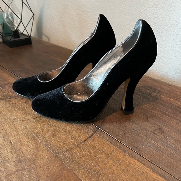 Rebel size 7 Black Velvet Pumps - Picture 2 of 8